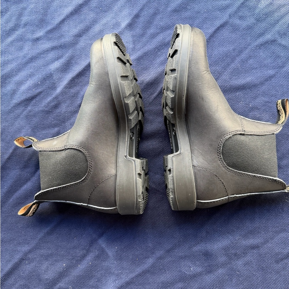 Blundstone Dark Leather Chelsea Boots - new without tags, sz 7 (women) - Picture 2 of 4